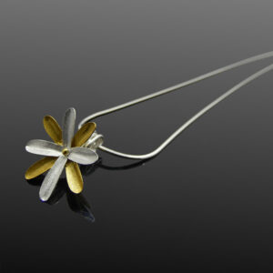 daisy silver and gold necklace