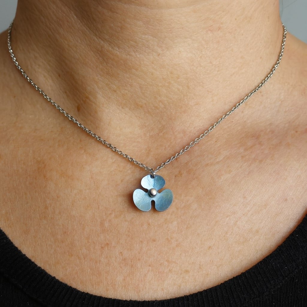 blue flower pendant necklace