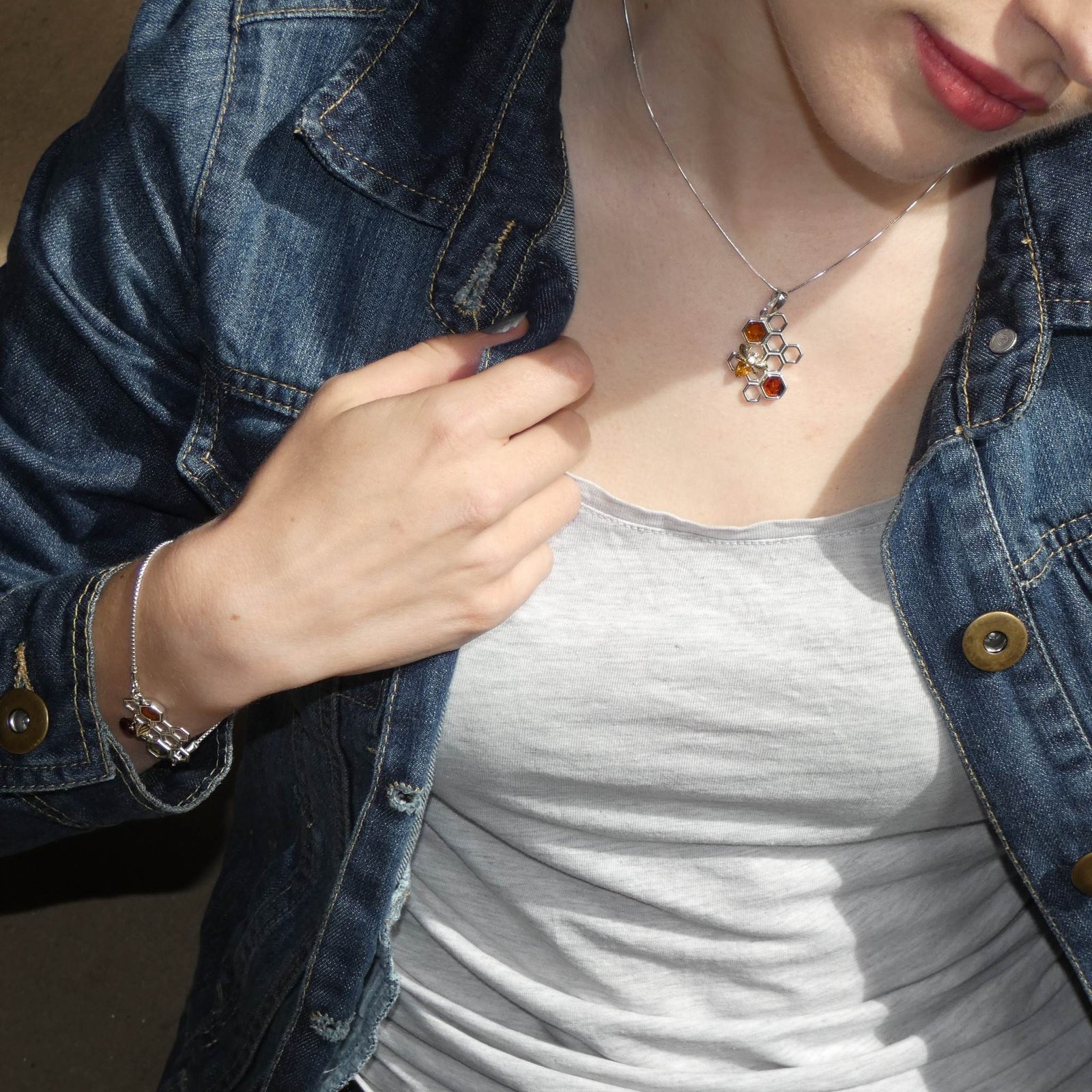 amber honeycomb bee silver pendant handmade jewellery durham moon jewellery