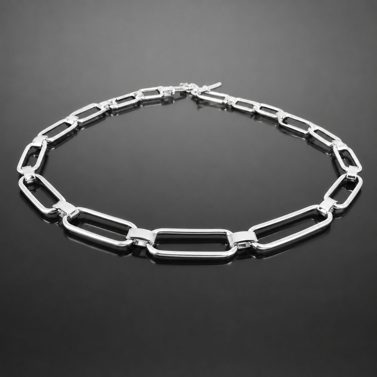 Flat elongated paperclip links mirrored sterling silver 925 necklace close up
